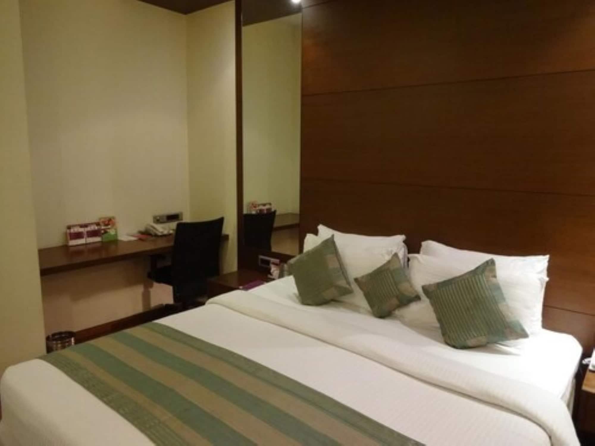 Minerva Grand Secunderabad Hotel Хидерабад Екстериор снимка