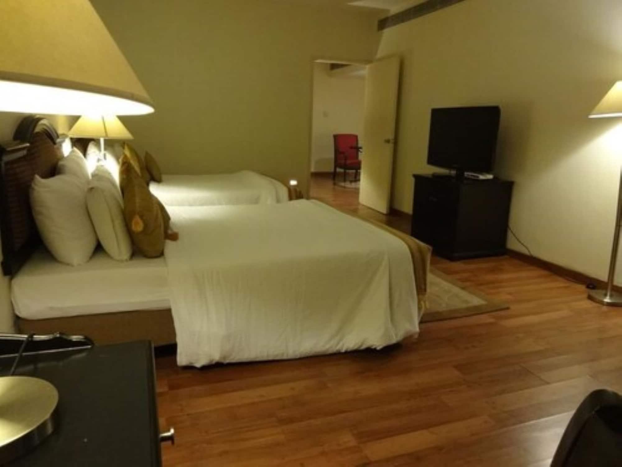 Minerva Grand Secunderabad Hotel Хидерабад Екстериор снимка